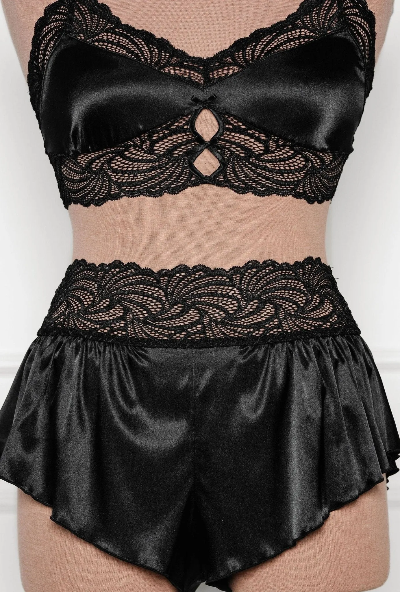 High Waist Lacy Satin Tap Shorts - Black
