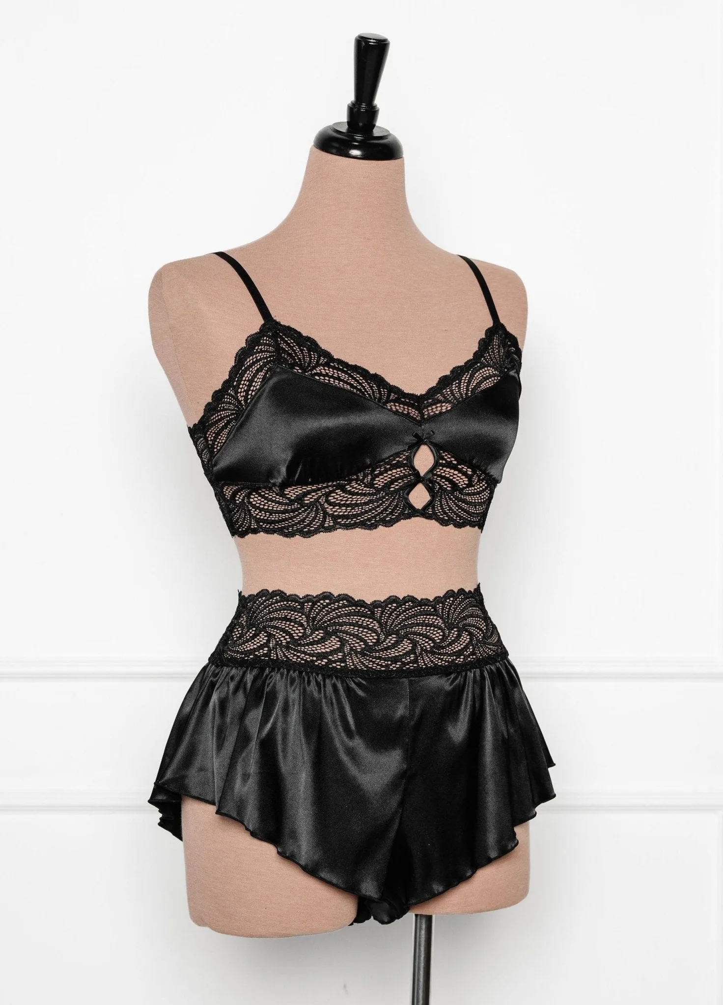 High Waist Lacy Satin Tap Shorts - Black