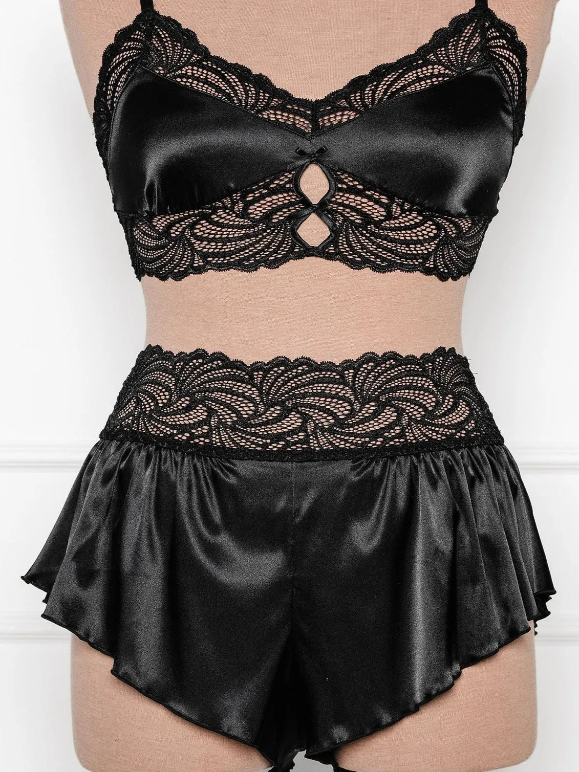 High Waist Lacy Satin Tap Shorts - Black