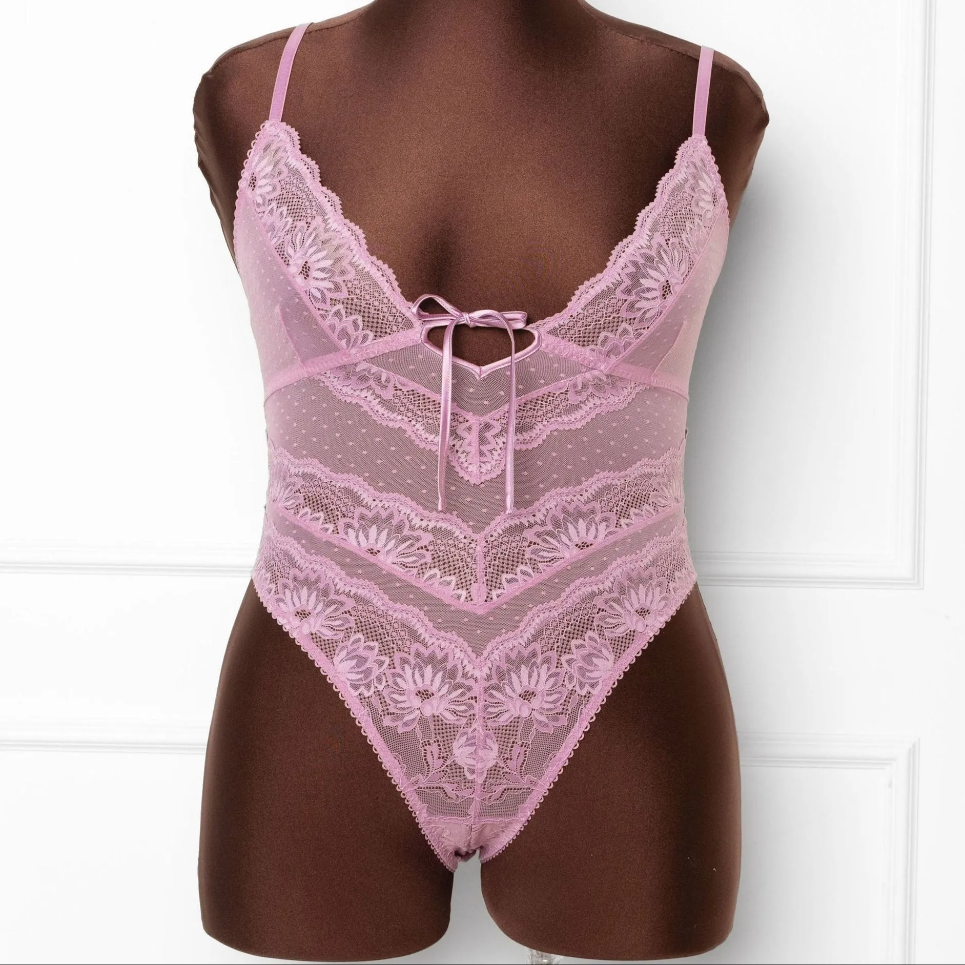 Lacy High Leg Crotchless Teddy - Lilac