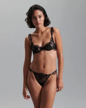 Set: Gabriella Black