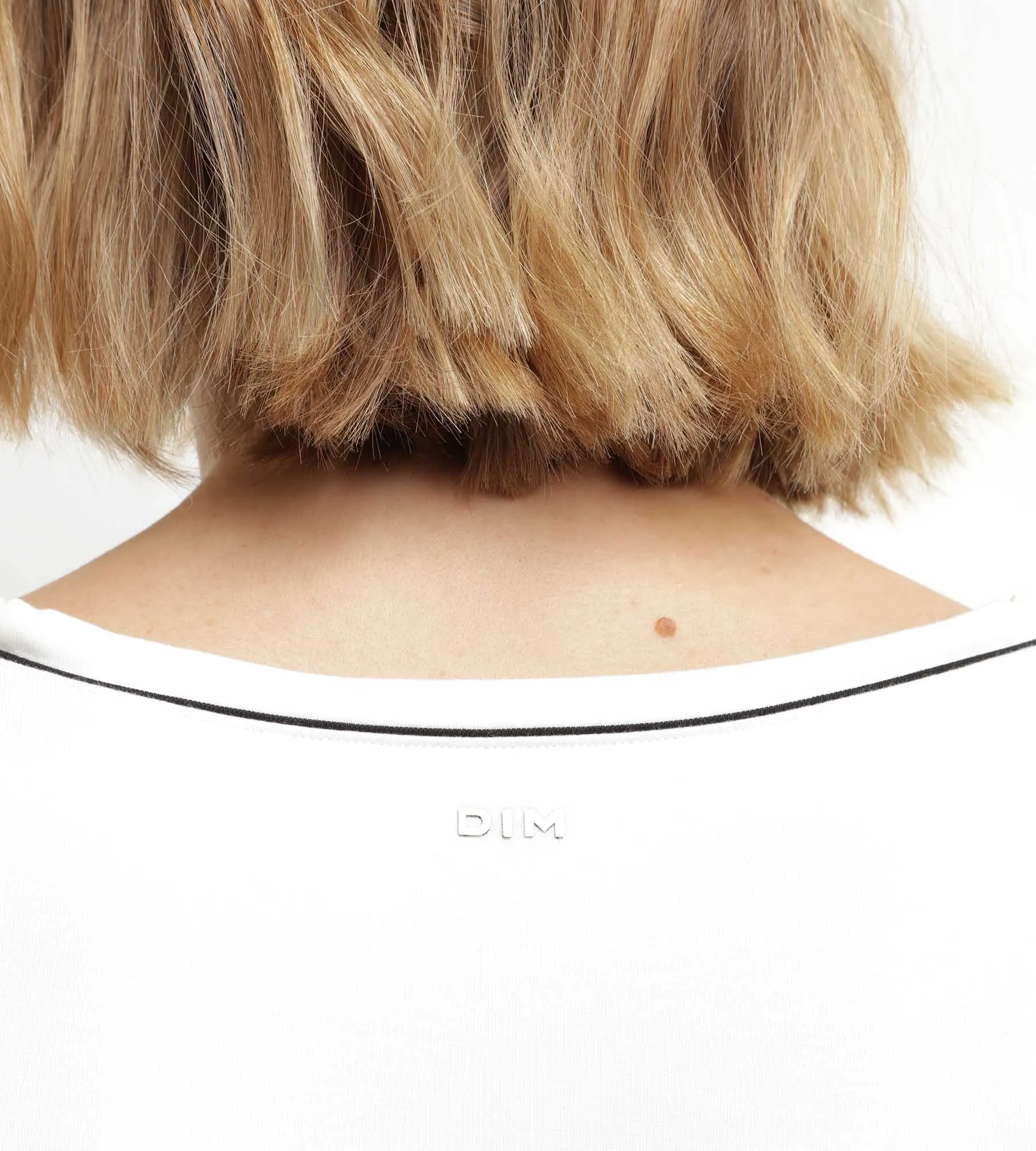 Women's sport t-shirt with open back in unbleached viscose Dim Move